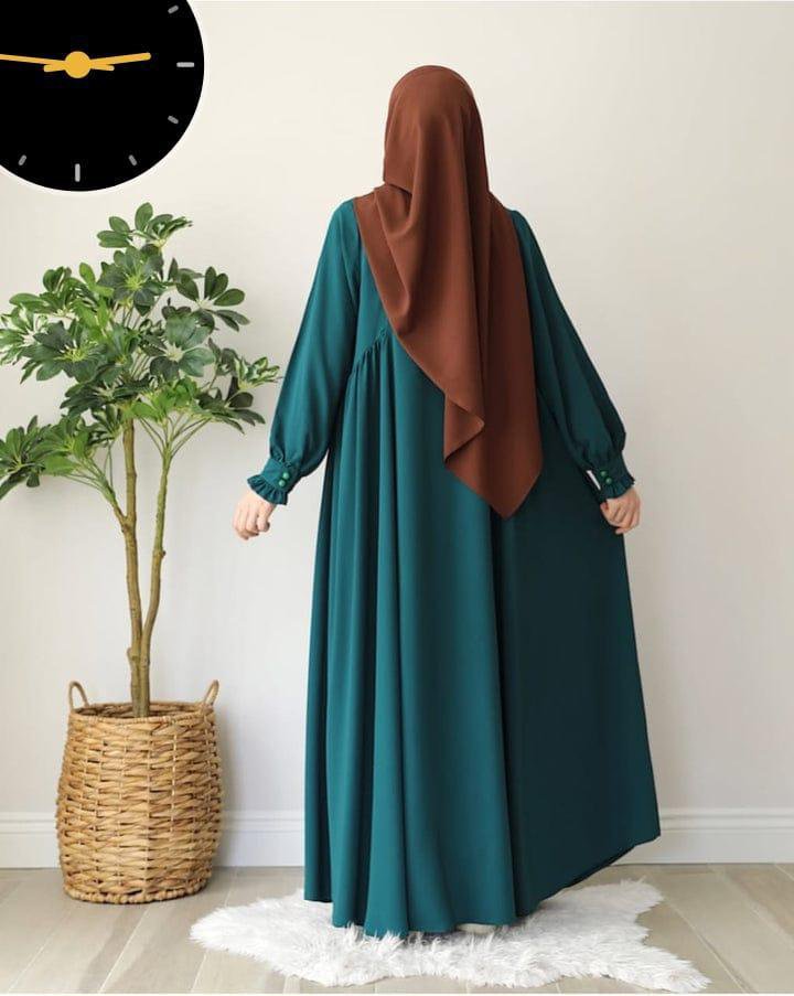 2025/07/59f0742e-23f2-491d-9ec0-fa243509dcb2.jpeg Plain Georgette Abaya with Stoller | Classic Green Full-Length Abaya for Women – Husnezara - Image 2