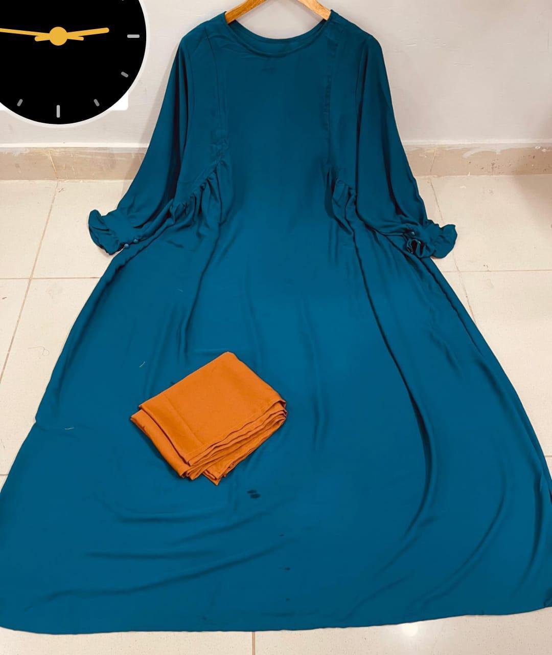 2025/07/721980e6-19cf-4da8-bd7c-70f8e53ae4a5.jpeg Plain Georgette Abaya with Stoller | Classic Green Full-Length Abaya for Women – Husnezara - Image 3