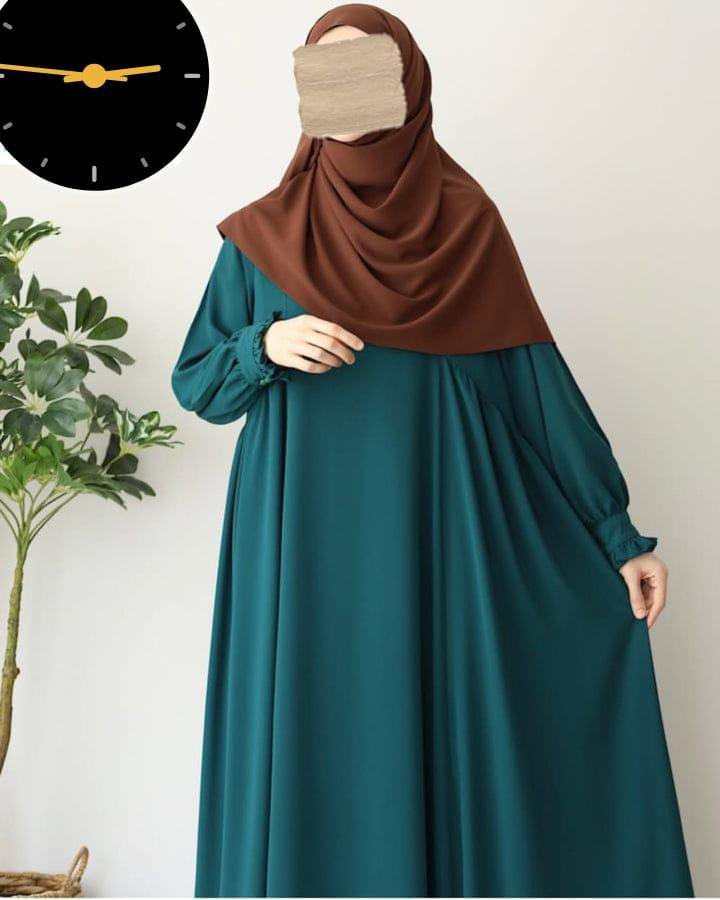 2025/07/7a6cc796-55c0-4cfe-b703-527d5626b093.jpeg Plain Georgette Abaya with Stoller | Classic Green Full-Length Abaya for Women – Husnezara